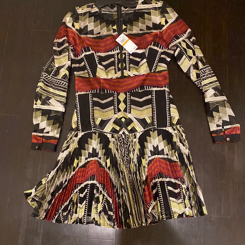 Alexis NWT - size small long sleeves cocktail dress